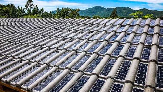 Eternit tem aval para venda de telha que gera energia solar
