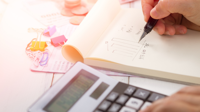 Conheça 4 hábitos financeiros saudáveis e diminua as despesas