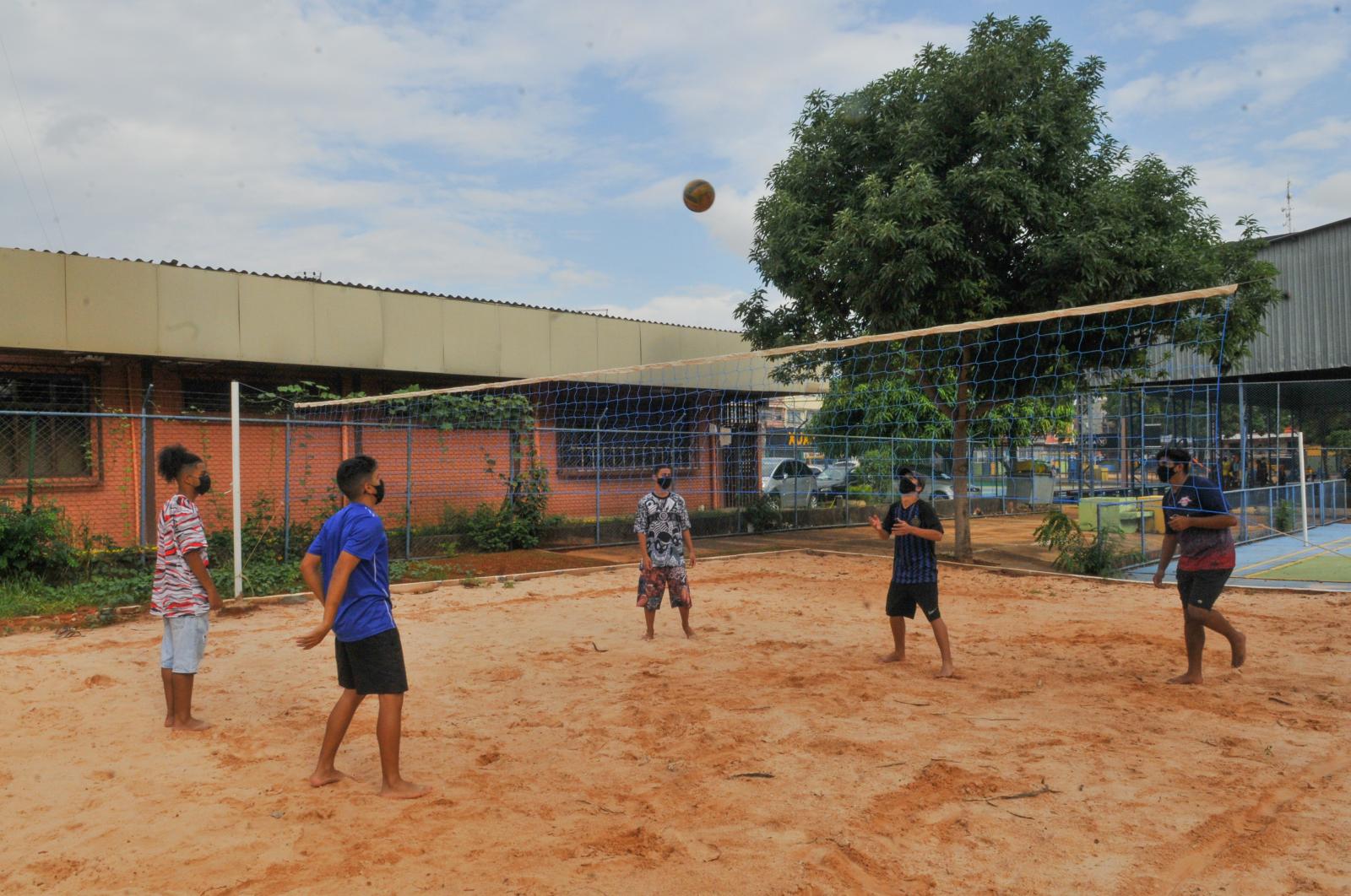 Mais um espaço para a prática de vôlei em Taguatinga