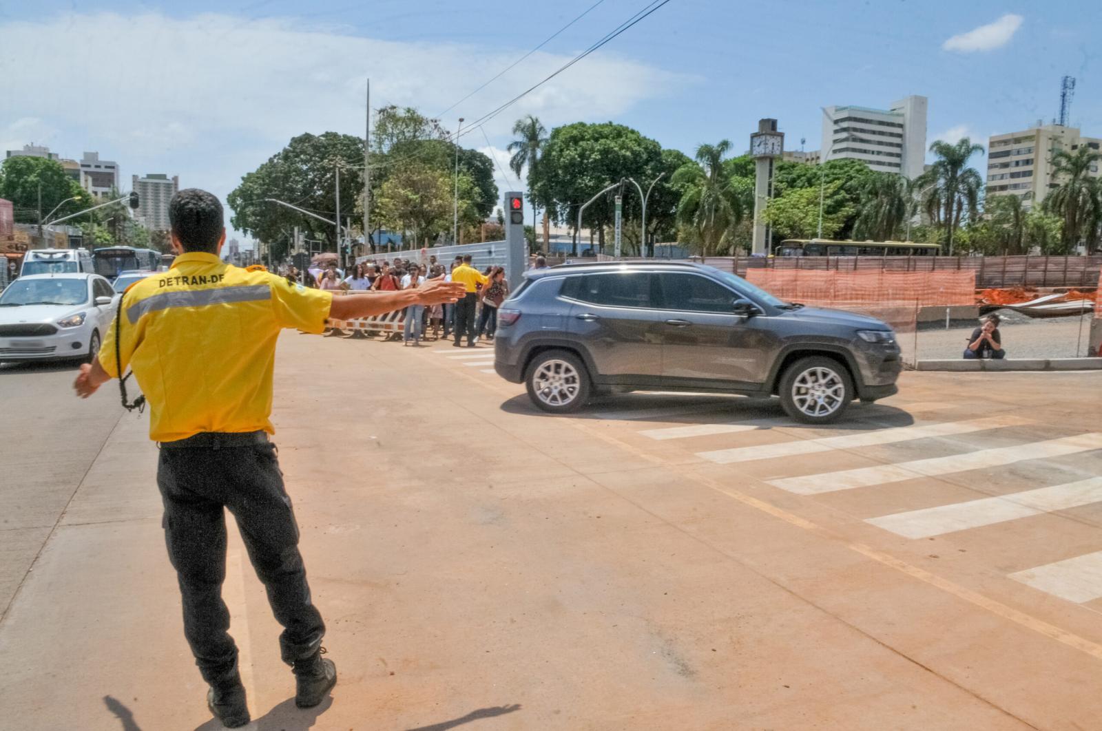 Liberado trânsito na pista marginal do boulevard do Túnel de Taguatinga